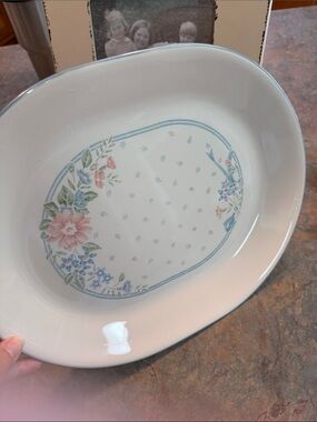 Corelle vintage platter in Symphony pattern.  Good condition.